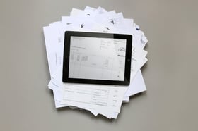 DocuWare_iPadPapierstapel_580px.jpg