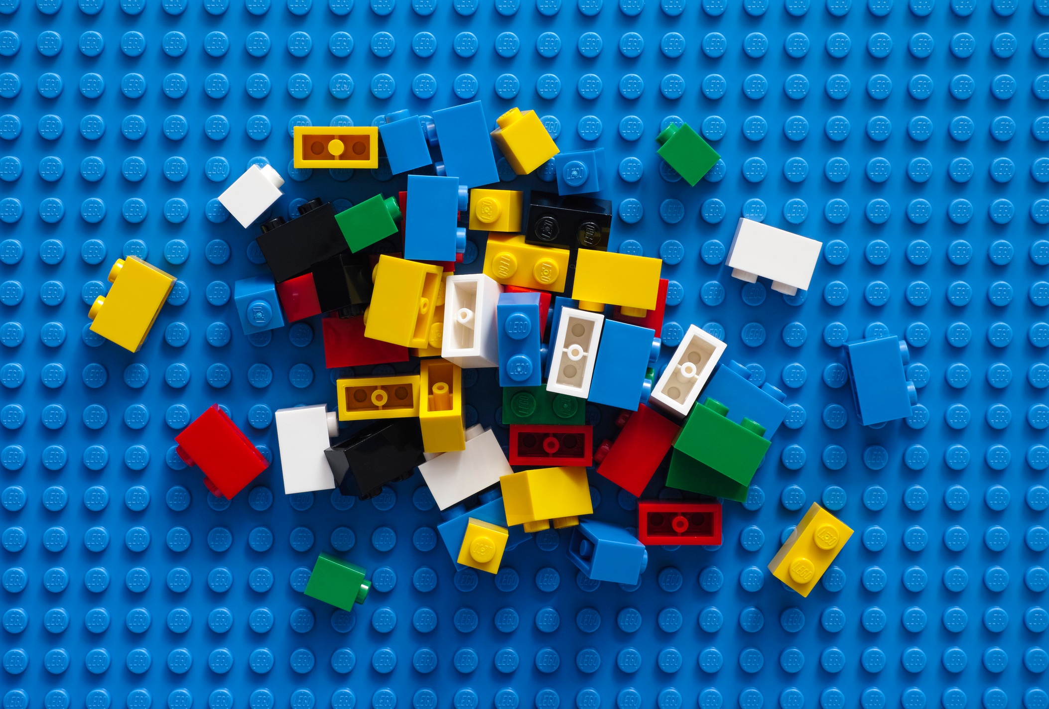 Legos, tinker toys, duplo blocks